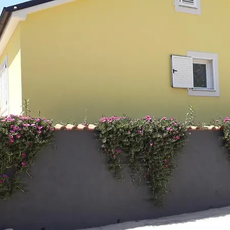 Vivi House For 4 People *