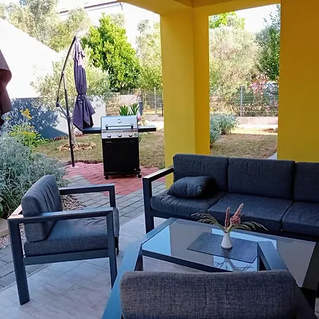 Prázdninový dům Vivi House For 4 People Nerezine